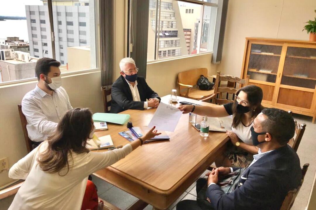 Reunião na Secretaria Municipal de Educação – Seguimos na luta por mais psicólogos nas escolas