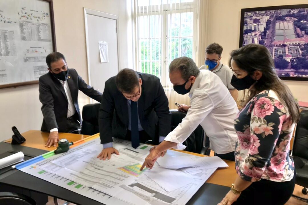 Vereadora Tanise Sabino se reúne com direção do DMAE