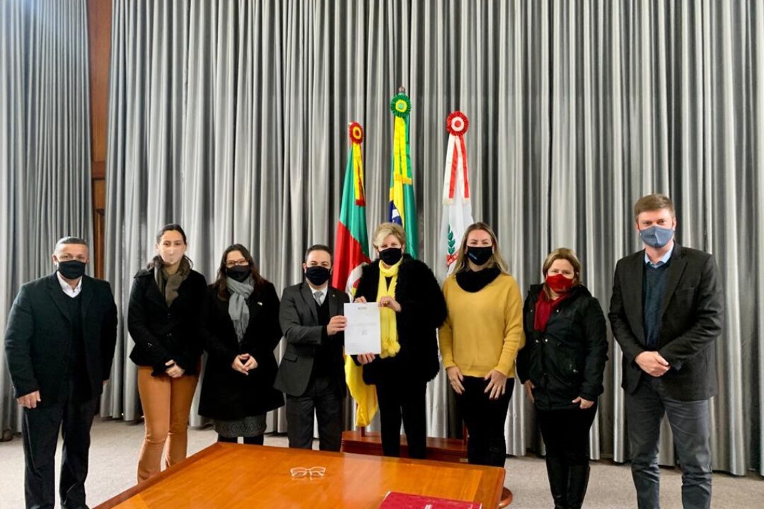 Deputado estadual Elizandro Sabino destina emenda de R$ 100 mil para uso na Saúde