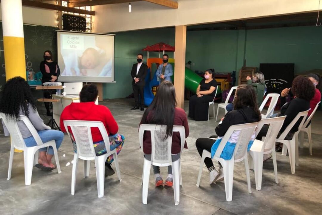 Vereadora Tanise e Deputado Elizandro Sabino realizam lançamento do Projeto Colo de Mãe