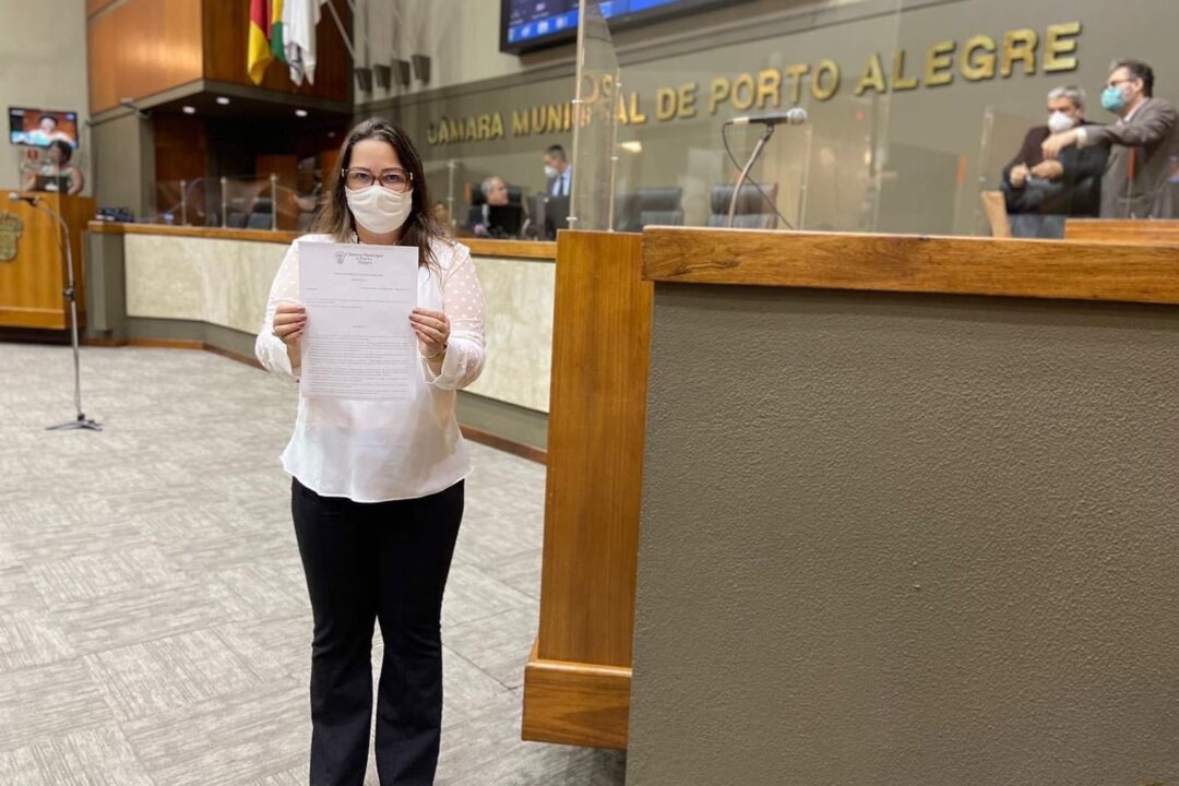 Aprovado projeto da Vereadora Tanise Sabino que concede título de Cidadão Porto-alegrense à Zeila Bedin