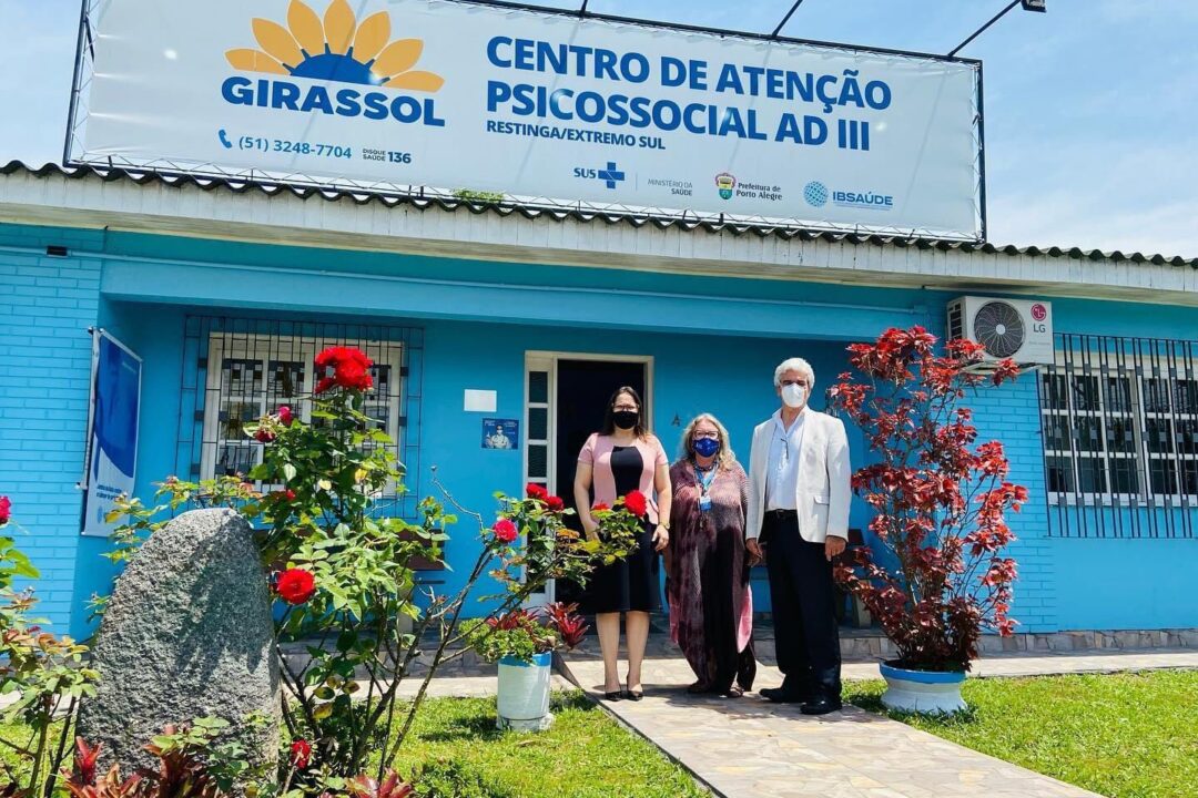 Vereadora Tanise Sabino realiza visita ao CAPS AD III Girassol