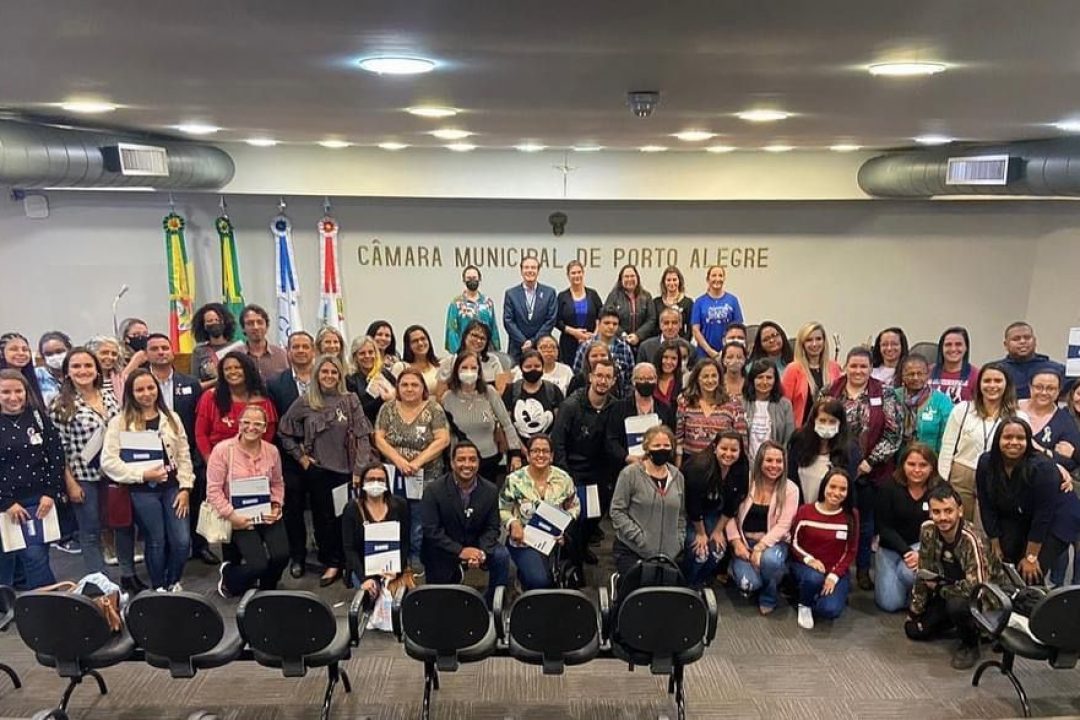 Seminário sobre autismo conta com público expressivo na Câmara Municipal de Porto Alegre