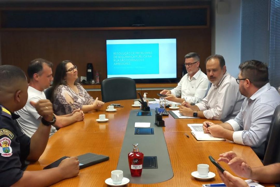 Vereadora Tanise Sabino realiza reunião com vice-prefeito para tratar demandas da zona norte