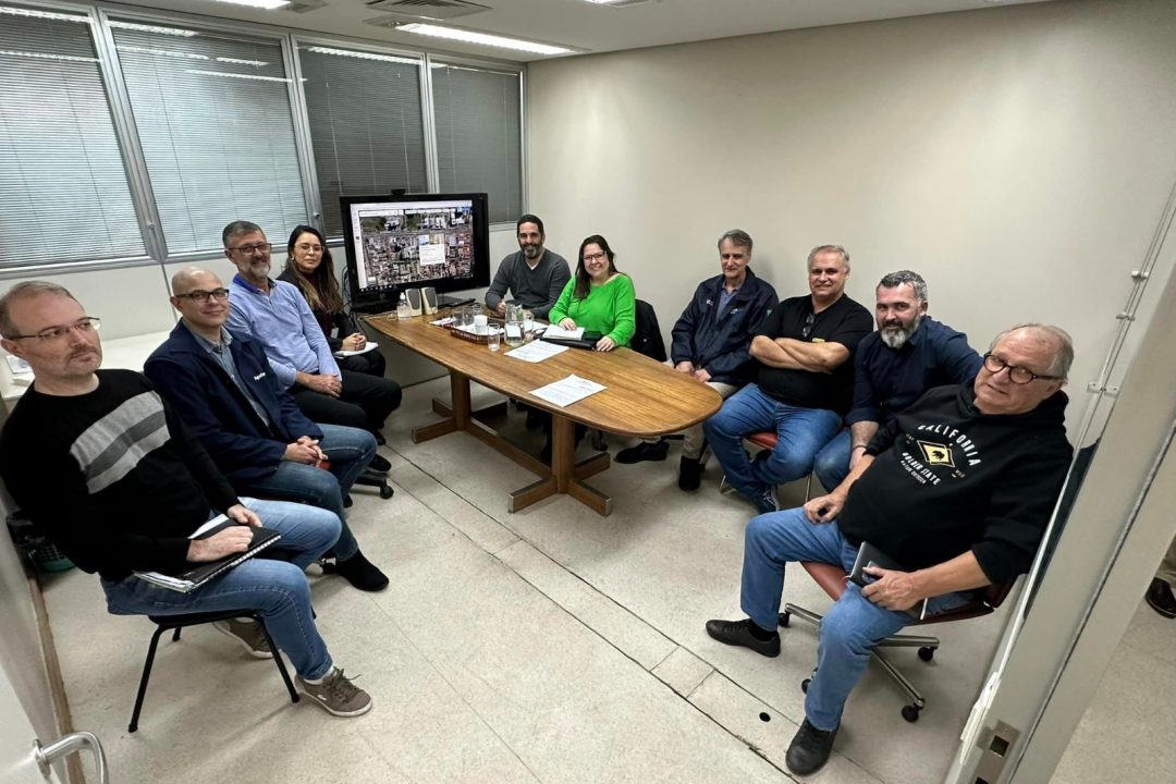 Tanise discute o alargamento da Av. Assis Brasil com Secretário de Obras