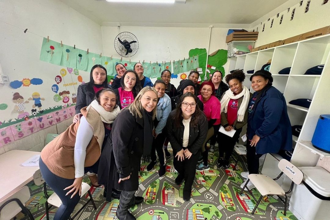 Manhã de capacitação sobre autismo na Escola de Educação Pedaço de Gente