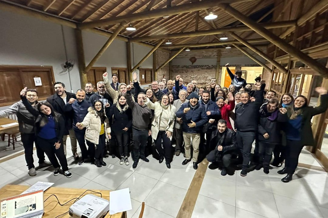 Vereadora Psicóloga Tanise Sabino realiza reunião com lideranças e apoiadores para apresentar os resultados do 1º semestre de 2023 do seu mandato