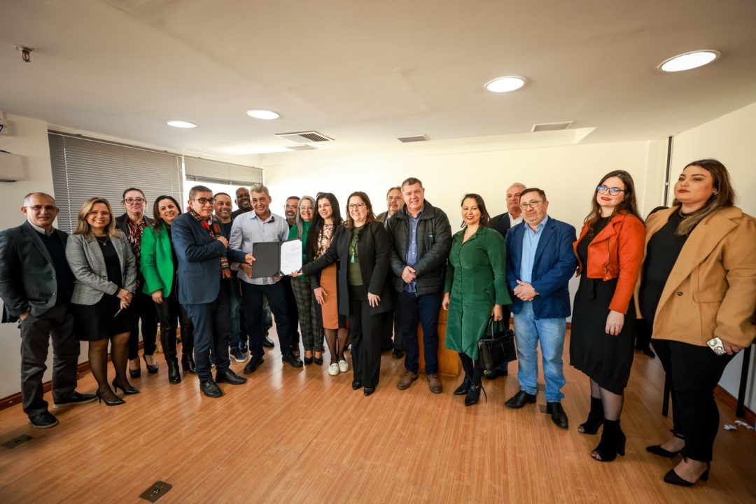 Lei que institui a Semana Cultural Gospel de autoria da Vereadora Psicóloga Tanise Sabino é sancionada pelo Prefeito Melo