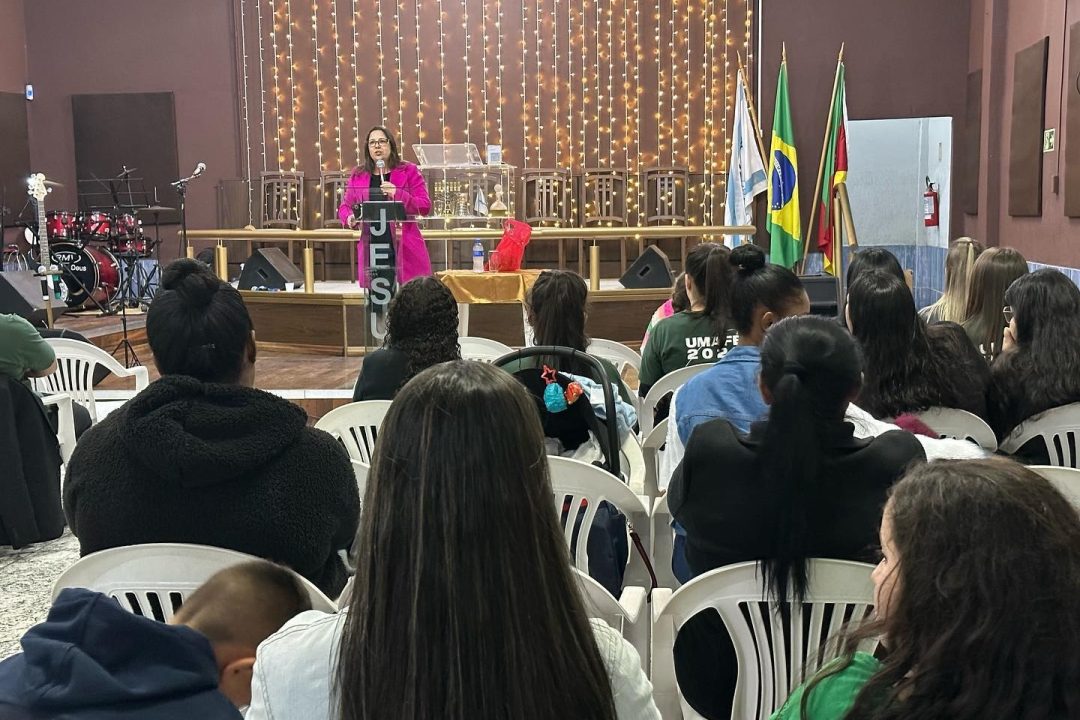 Ministério Igreja Avivamento da Fé recebe a psicóloga Tanise Sabino que palestrou sobre Autismo