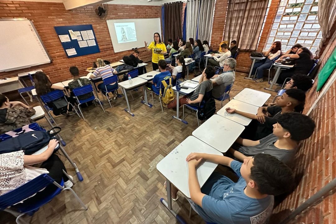 Setembro Amarelo é discutido na Escola Estadual Visconde Do Rio Grande