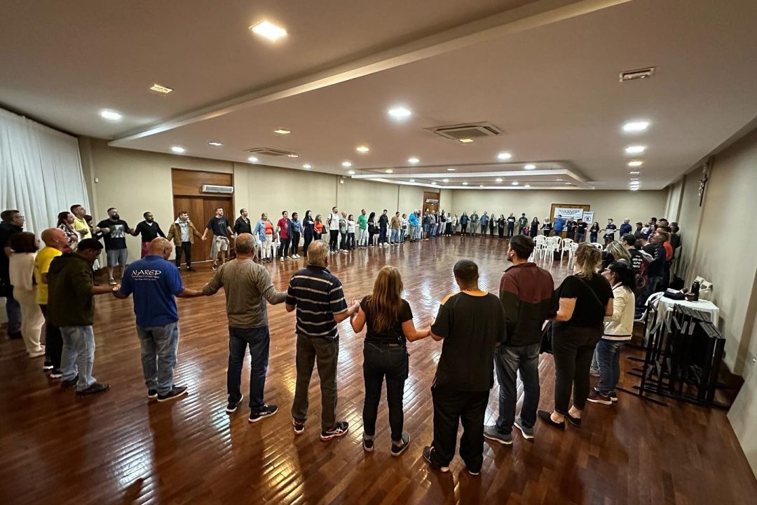 Vereadora Psicóloga Tanise Sabino realiza palestra no grupo NAREP