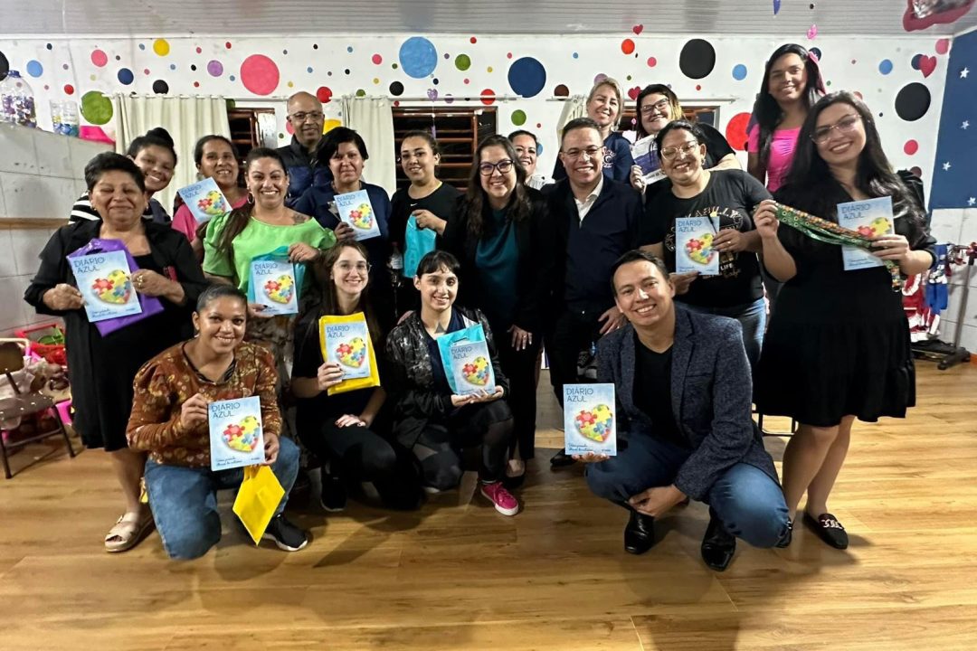 Noite de capacitação na Escola Infantil Vovó Ida no bairro Partenon