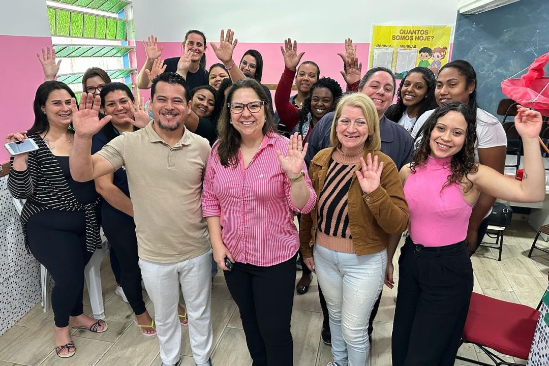 Saúde mental do educador é tema da Formação Pedagógica na Escola Colorindo Meu Dia