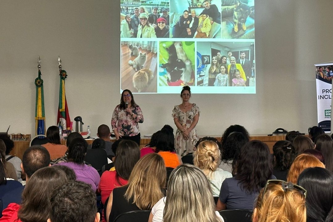 A Vereadora Psicóloga Tanise Sabino saúda os participantes do Programa Incluir + POA