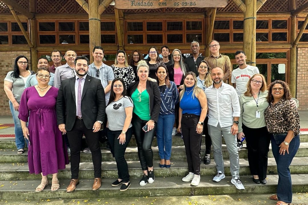 Vereadora Psicóloga Tanise Sabino divulga Clínica Horizontes em almoço com sua equipe de trabalho