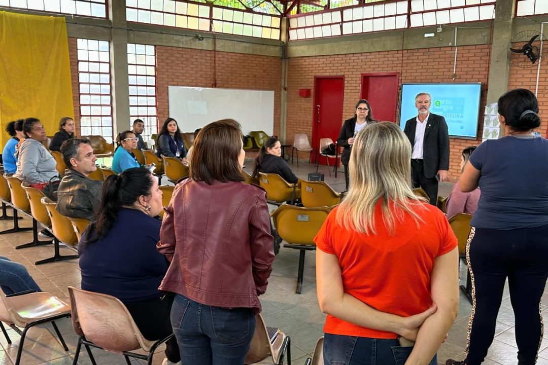 Palestrantes abordam Transtorno do Espectro Autista (TEA) em escola especial: educação e famílias unidas pela compreensão