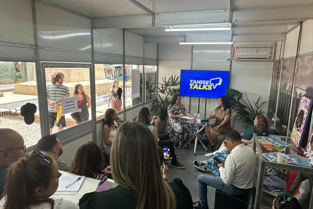 Primeira edição do Tanise Talks é realizada na Feira do Livro