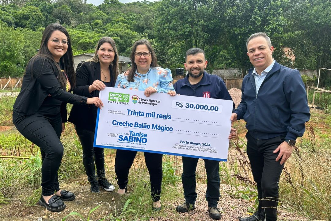 Vereadora Tanise Sabino entrega emenda parlamentar de R$ 30 mil para construção de cancha de esportes na Lomba do Pinheiro