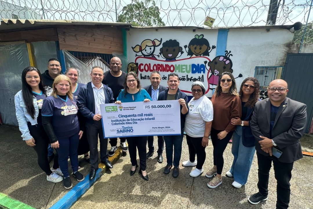 Tanise Sabino entrega emenda de 50 mil reais para a Colorindo Meu Dia