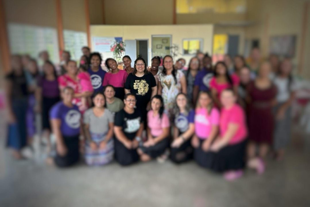 Vereadora Psicóloga Tanise Sabino realiza palestra para mulheres acolhidas na Comunidade Terapêutica Desafio Jovens, em Três Coroas