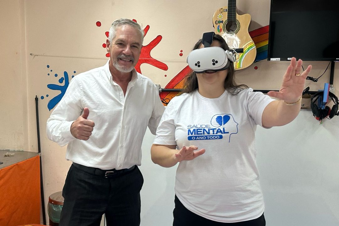 Vereadora Psicóloga Tanise Sabino visita o CERTA e confere a entrega de quatro óculos de realidade virtual através de emenda parlamentar de sua autoria