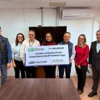 Vereadora Tanise Sabino, deputado estadual Sabino e deputado federal Ronaldo Nogueira participam da entrega oficial de emenda parlamentar de R$ 350 mil ao Hospital Presidente Vargas