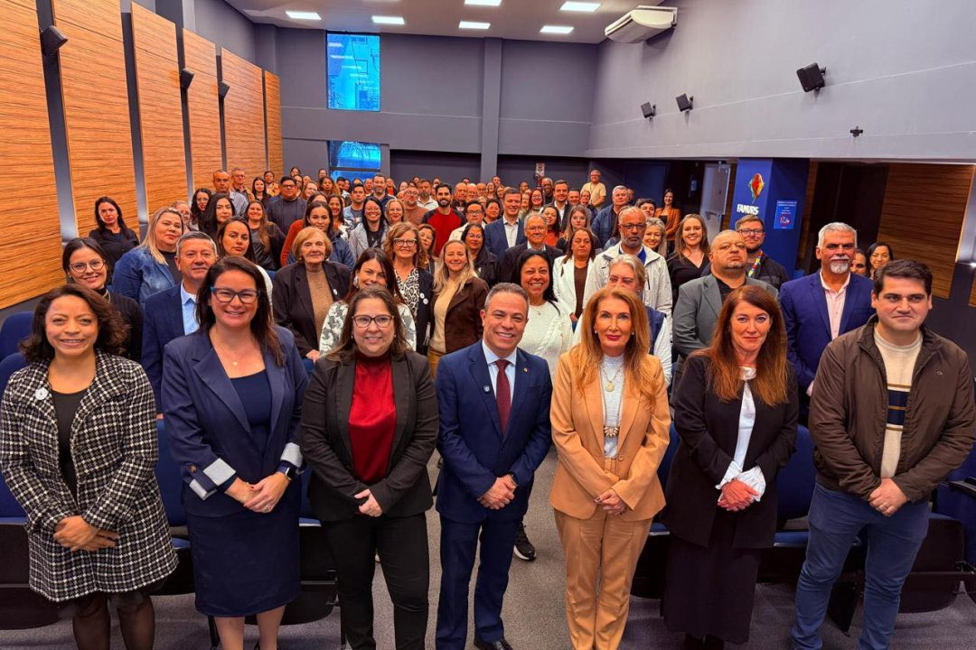 IV Seminário promovido pelo Deputado Sabino na FAMURS debate desafios na proteção integral da infância e adolescência