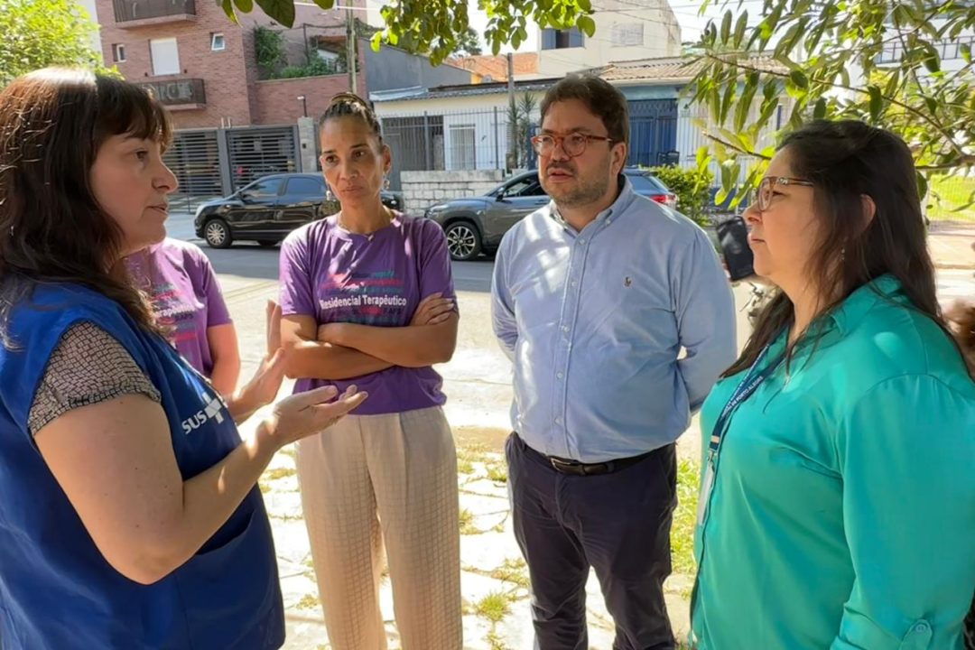 Vereadora Tanise Sabino e Cremers participam de vistoria conjunta no Serviço Residencial Terapêutico (SRT) que está recebendo pacientes do Instituto Psiquiátrico Forense (IPF)