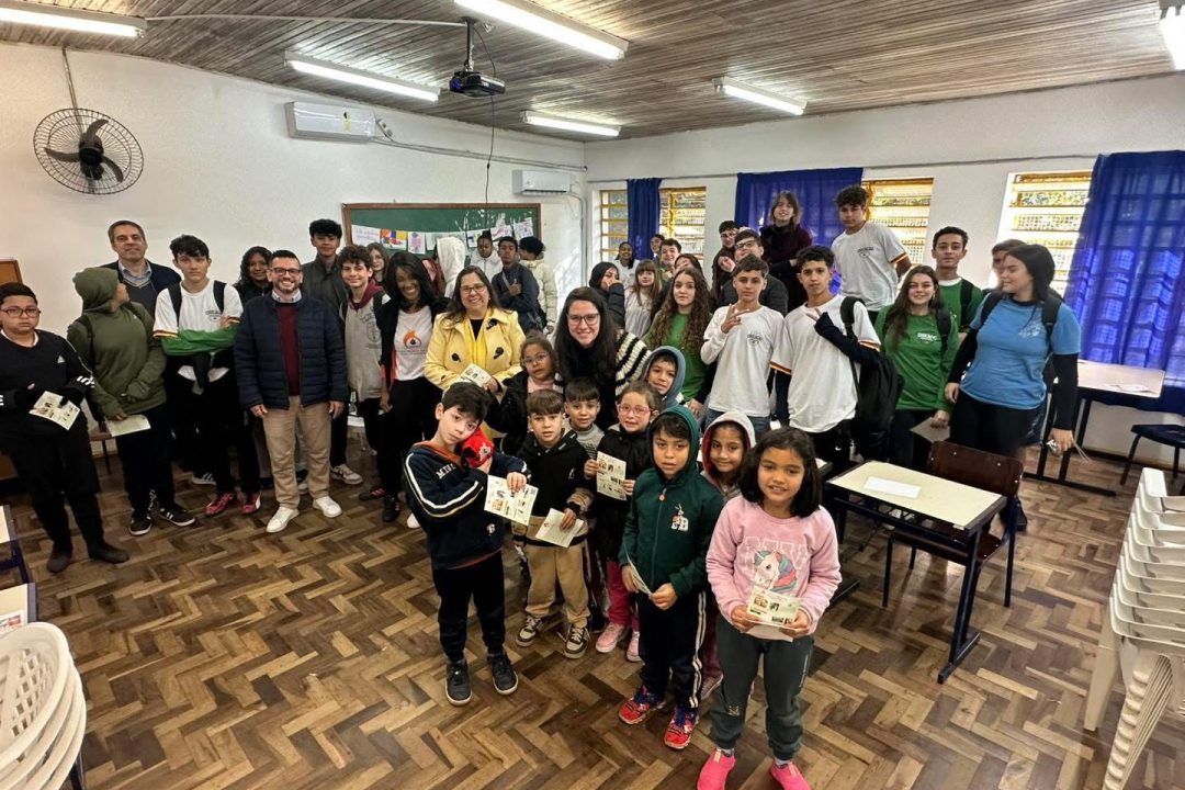 Junho Laranja: vereadora Tanise Sabino leva palestra de prevenção a queimaduras à Escola Pedro Sirangelo