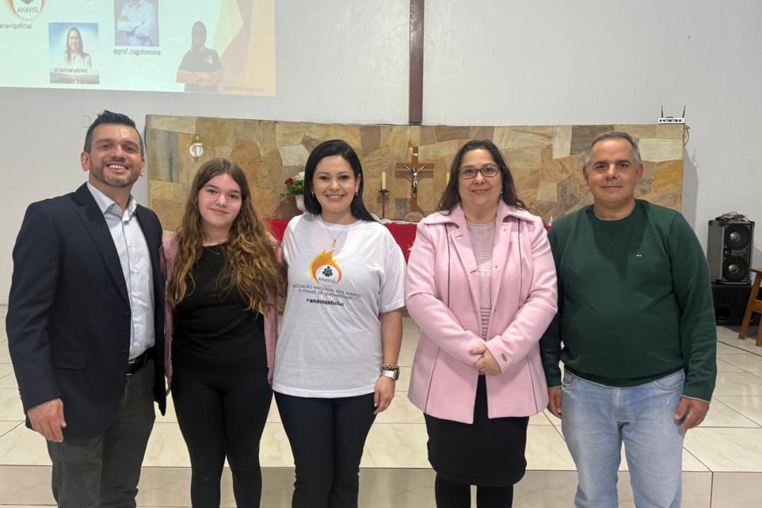 Vereadora Tanise Sabino palestra na Igreja Luterana da Paz sobre prevenção e políticas públicas para queimaduras
