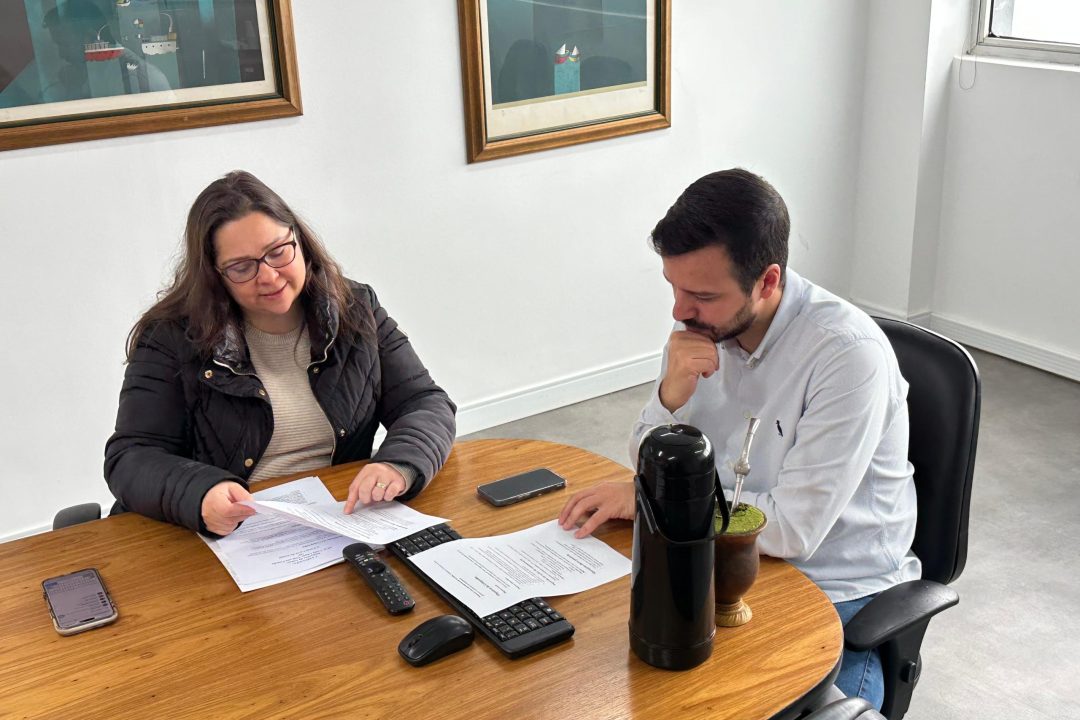 Vereadora Tanise propõe campanha “A Porta Certa da Saúde” e recebe apoio do secretário de comunicação