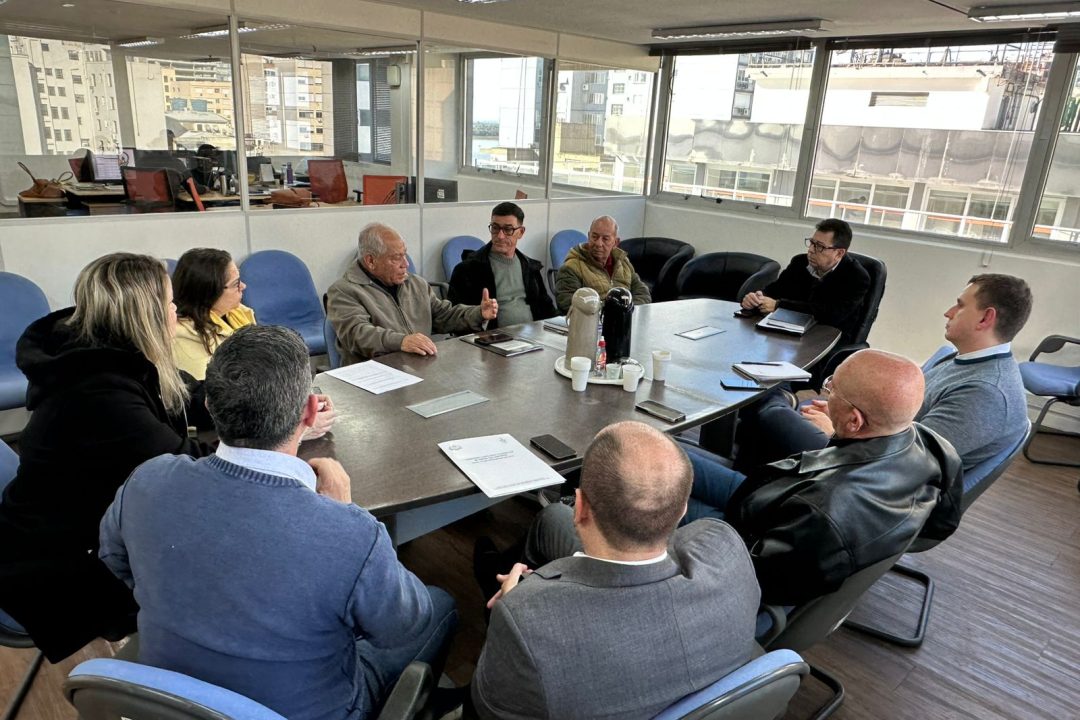 Renovação do TPU da UMERGS é discutida em reunião no Centro Administrativo Municipal