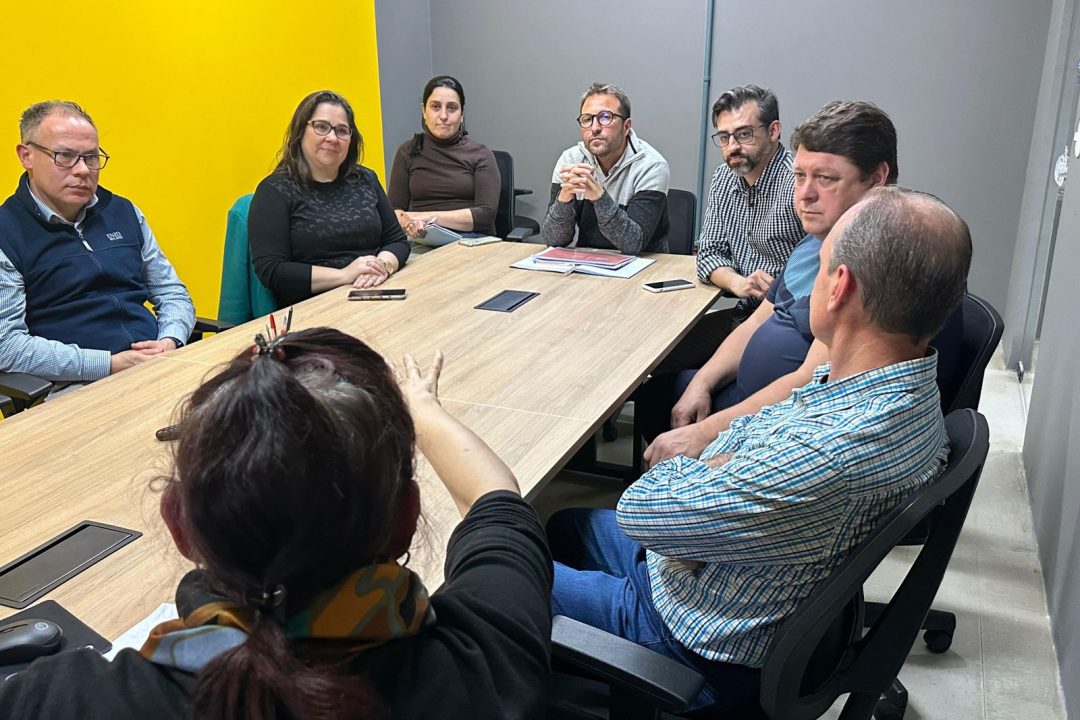 Mais uma rodada de reunião na SMDET para tratar o projeto do Polo Gastronômico da Cidade Baixa