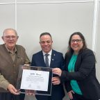 Deputado Sabino e Vereadora Psicóloga Tanise Sabino homenageiam Dr. Marco Antônio da Silva Bueno pelos 60 anos de atividade registral