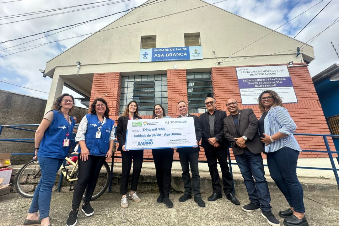 Vereadora Psicóloga Tanise Sabino entrega emenda de R$ 30 mil à Unidade de Saúde Asa Branca no bairro Sarandi