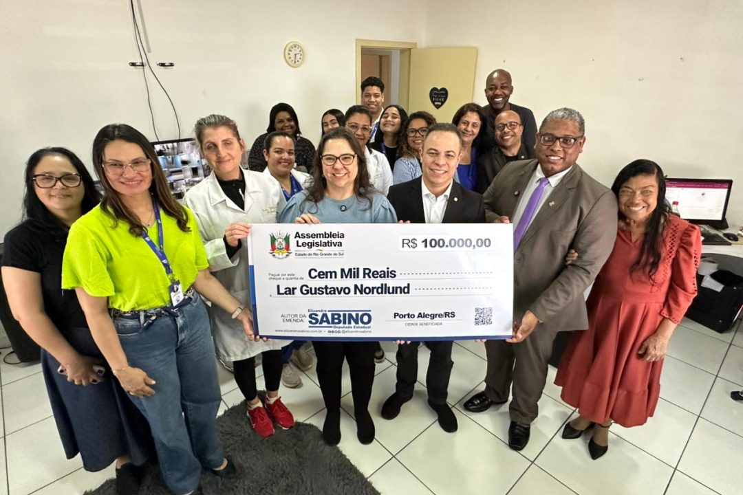 Lar Gustavo Nordlund recebe visita do deputado Sabino com entrega de emenda parlamentar