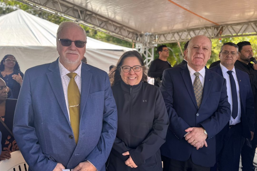 Batismo nas águas marca 101 anos da Assembleia de Deus em Porto Alegre