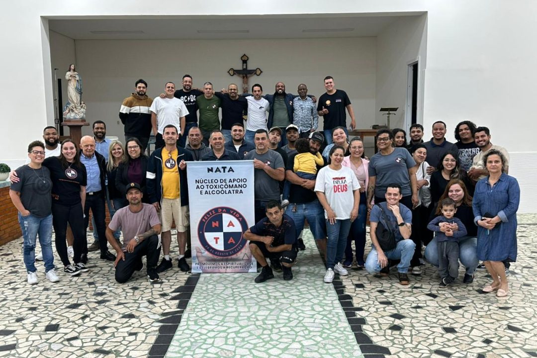 Grupo NATA recebe o psiquiatra Carlos Salgado em palestra sobre tratamento da dependência química