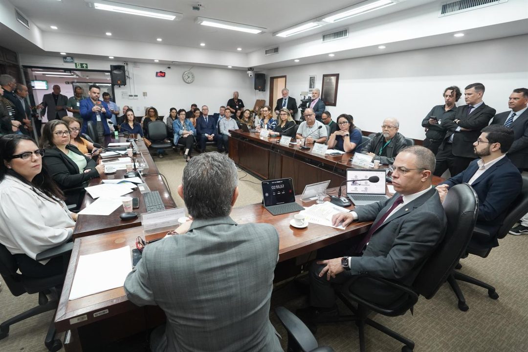 Tanise Sabino participa de Audiência Pública na Assembleia sobre agravamento da saúde mental após enchentes no RS