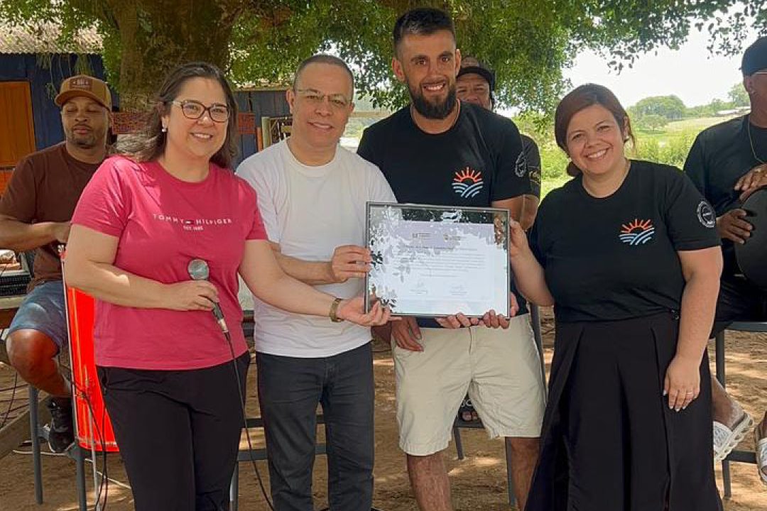 Cinco anos de reconstrução de vidas: Comunidade Terapêutica Despertar celebra aniversário com presença do casal Sabino