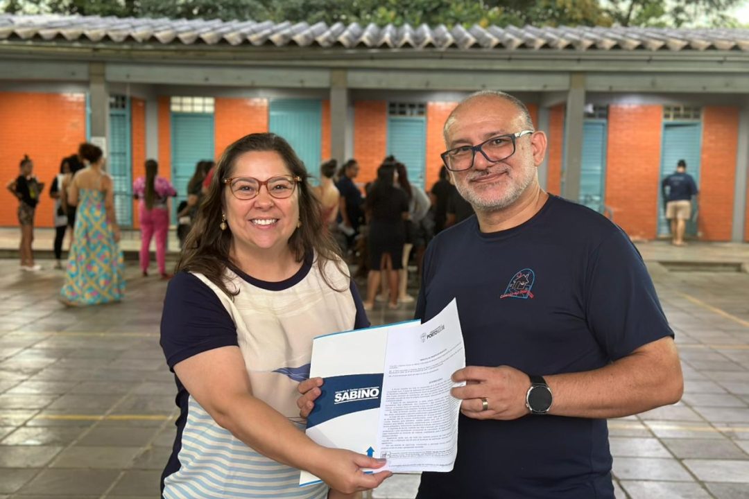 No Bairro Bom Jesus, Tanise Sabino dialoga com pais da EMEI Cantinho dos Piás e propõe homenagem na Câmara