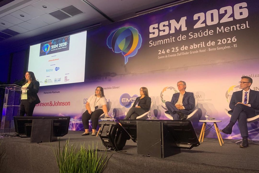 Em congresso de saúde mental, vereadora Tanise Sabino destaca desafios do autismo, prevenção do suicídio e fortalecimento da rede pública