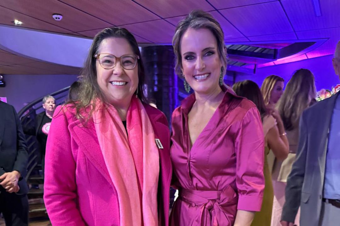 Vereadora psicóloga Tanise Sabino participa de jantar beneficente em apoio ao IMAMA
