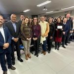 PUCRS homenageia Tanise Sabino por investimentos em saúde mental, pesquisa e inovação social