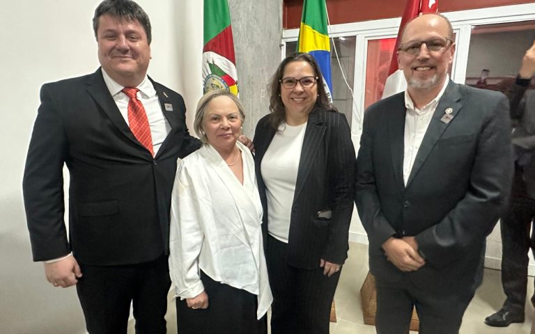 Tanise Sabino prestigia inauguração da nova sede que marca os 50 anos da FECI