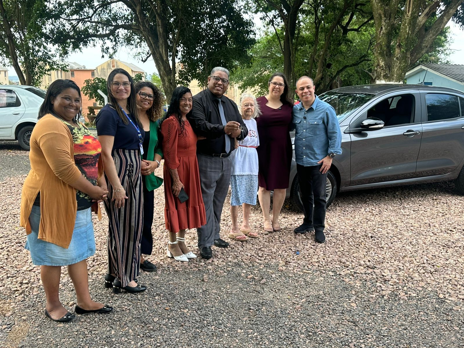 Tanise Sabino entrega veículo ao Lar Gustavo Nordlund adquirido com emenda parlamentar